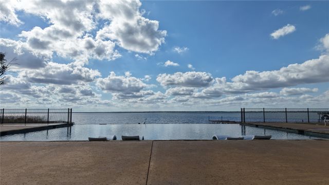 1520 Shoreline Drive, Mabank, TX 75143