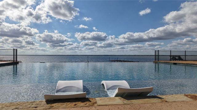 1520 Shoreline Drive, Mabank, TX 75143