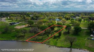 1520 Shoreline Drive, Mabank, TX 75143