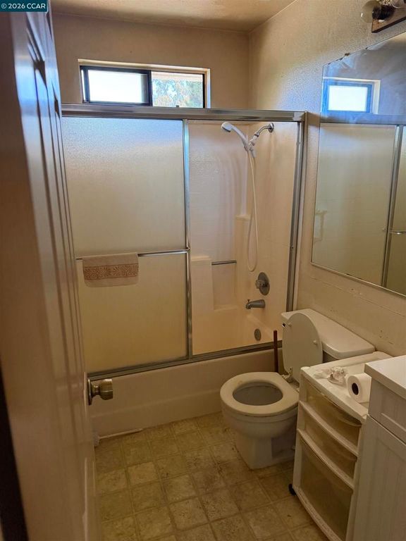 Image 5 of property listing at 836 N Villa Way, Walnut Creek, CA 94595