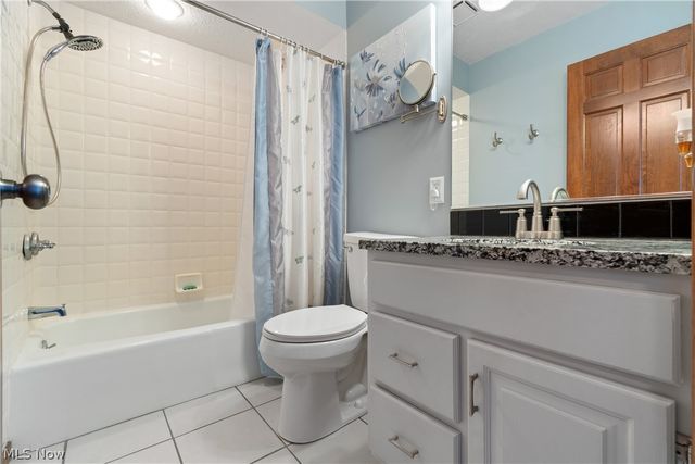 5107 Fox Ridge Dr., Green, OH 44720