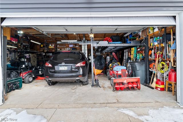 5107 Fox Ridge Dr., Green, OH 44720