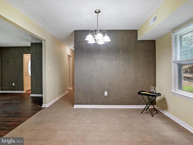 275 MOUNTAIN HEIGHTS RD, Front Royal, VA 22630