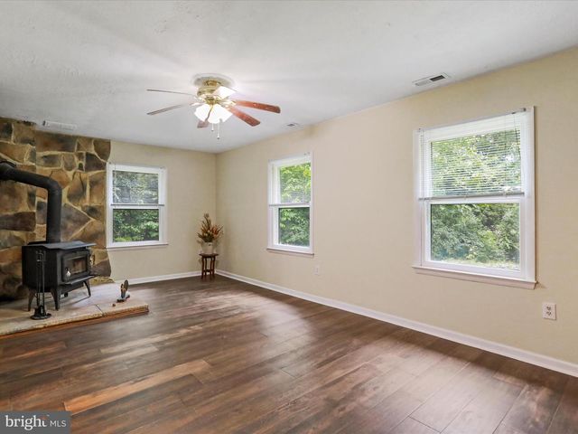 275 MOUNTAIN HEIGHTS RD, Front Royal, VA 22630