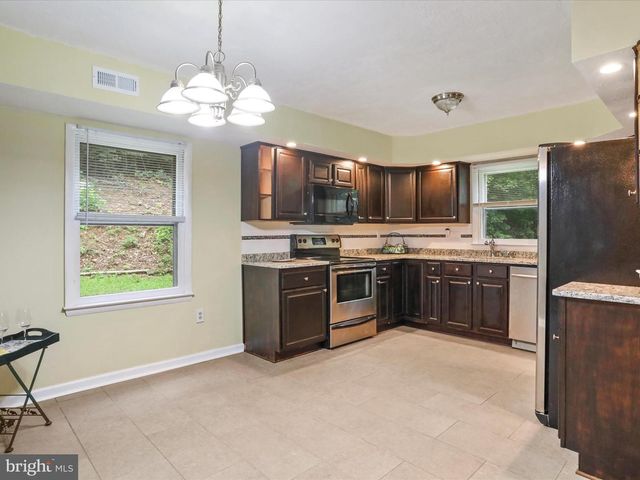 275 MOUNTAIN HEIGHTS RD, Front Royal, VA 22630