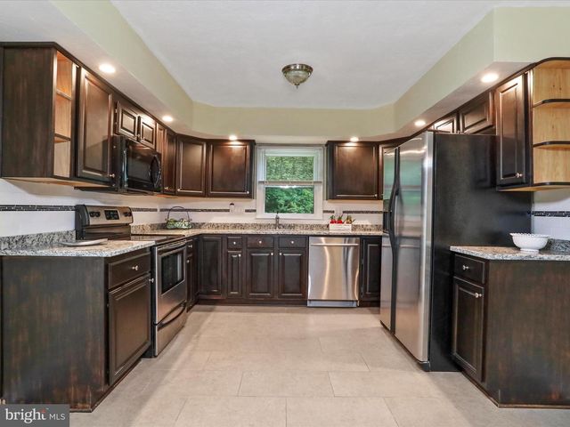 275 MOUNTAIN HEIGHTS RD, Front Royal, VA 22630