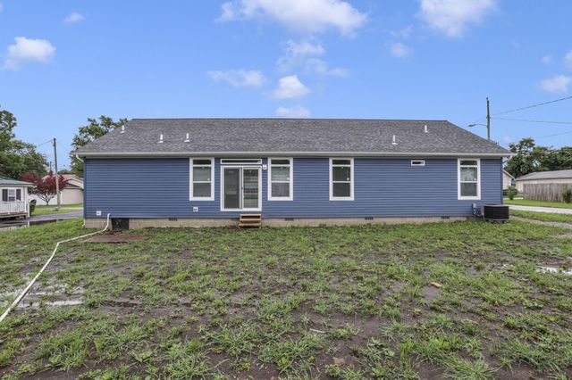 216 Wood Street, Buckeye Lake, OH 43008