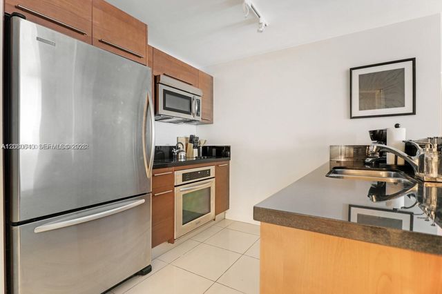 253 NE 2nd St 508, Miami, FL 33132