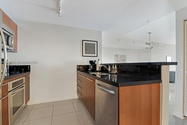 253 NE 2nd St 508, Miami, FL 33132