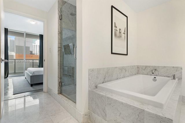 253 NE 2nd St 508, Miami, FL 33132