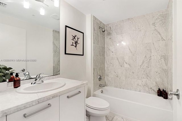 253 NE 2nd St 508, Miami, FL 33132