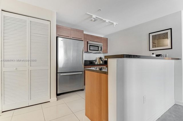 253 NE 2nd St 508, Miami, FL 33132