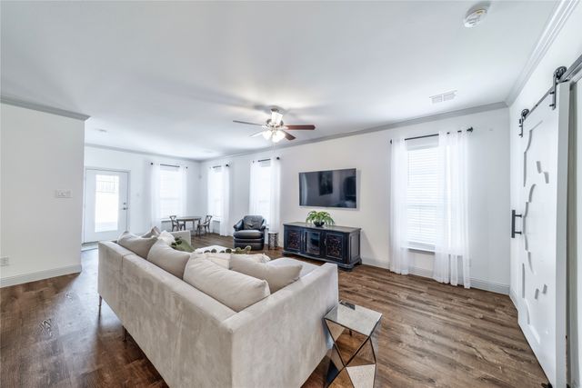 201 Brookview Drive, Lavon, TX 75166