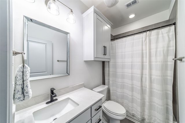 201 Brookview Drive, Lavon, TX 75166