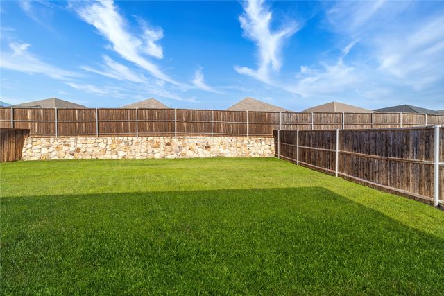 201 Brookview Drive, Lavon, TX 75166