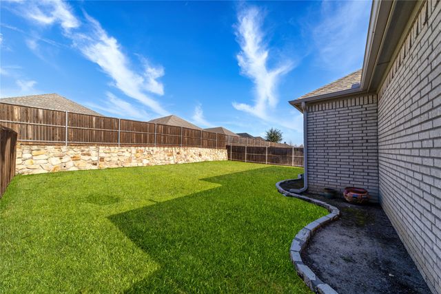 201 Brookview Drive, Lavon, TX 75166