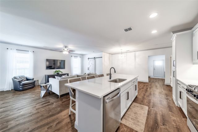 201 Brookview Drive, Lavon, TX 75166