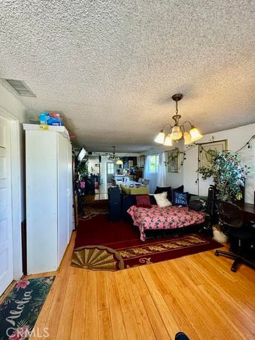 1199 W 38th Street, Los Angeles, CA 90037