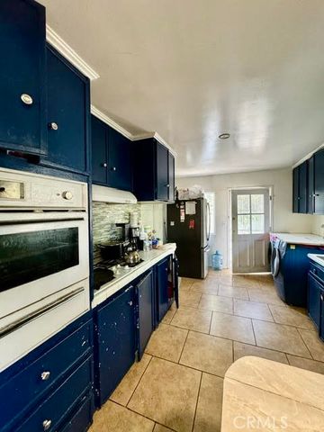 1199 W 38th Street, Los Angeles, CA 90037