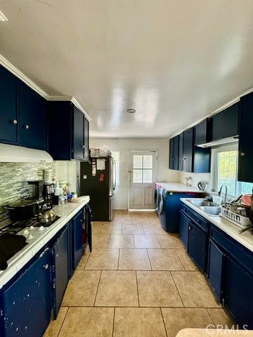 1199 W 38th Street, Los Angeles, CA 90037