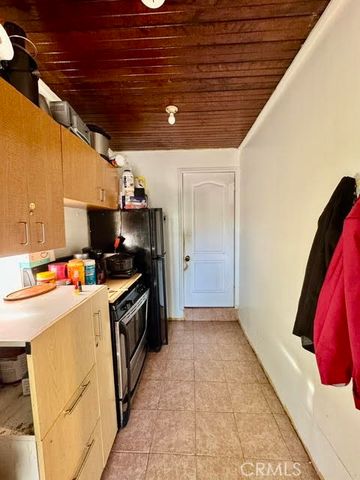 1199 W 38th Street, Los Angeles, CA 90037