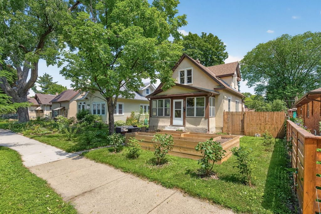 3953 38th Avenue S, Minneapolis, MN 55406