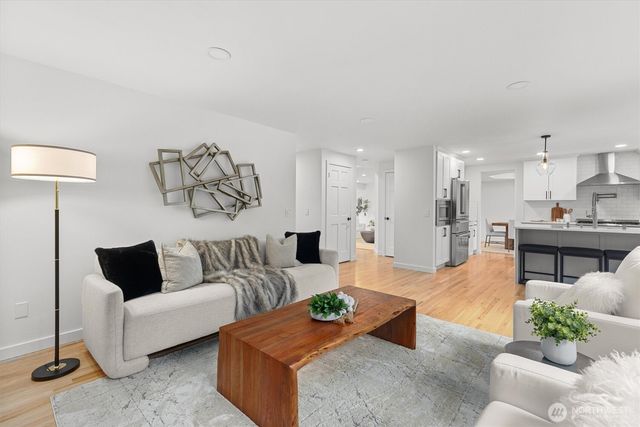 16302 123rd Place NE, Bothell, WA 98011