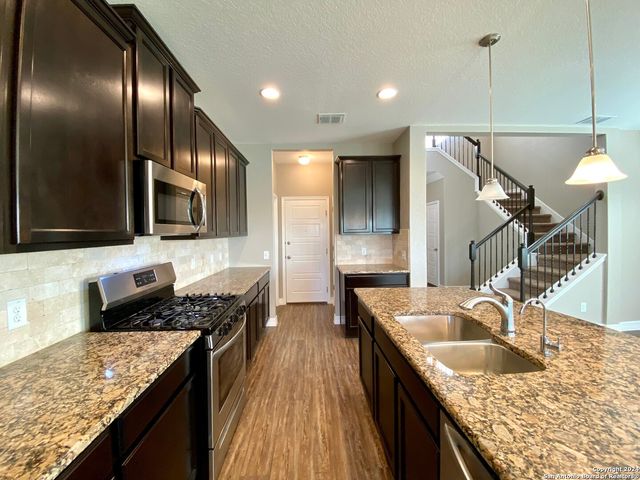 1206 Ranch Falls, San Antonio, TX 78245