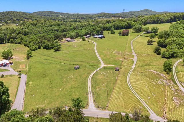 642 Beach Bottom Rd, Watertown, TN 37184