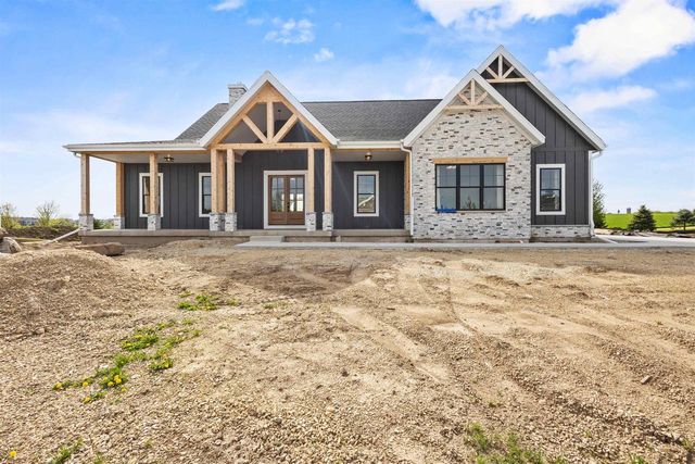 6811 Angelica Trail, Sun Prairie, WI 53590
