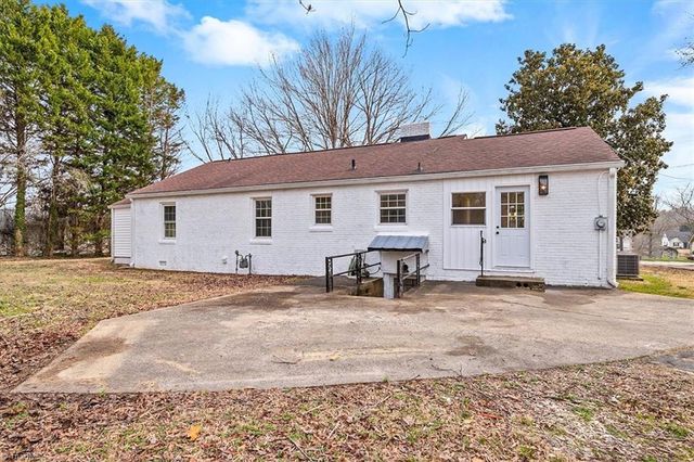 1385 Bridgton Road, Winston-salem, NC 27127