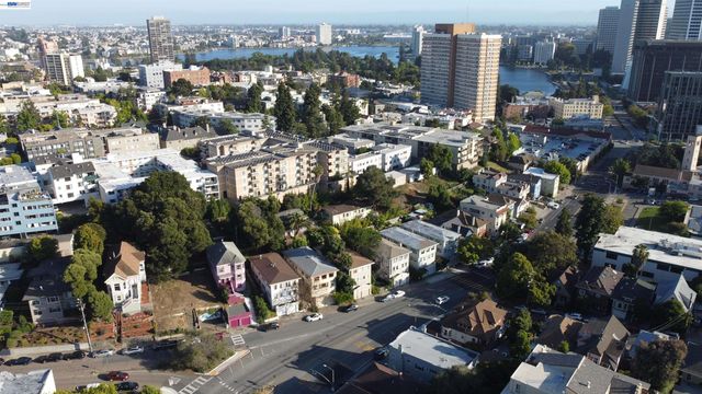 176 Orange St, Oakland, CA 94610