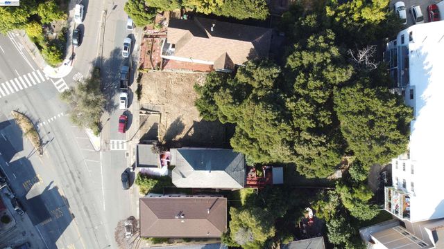 176 Orange St, Oakland, CA 94610