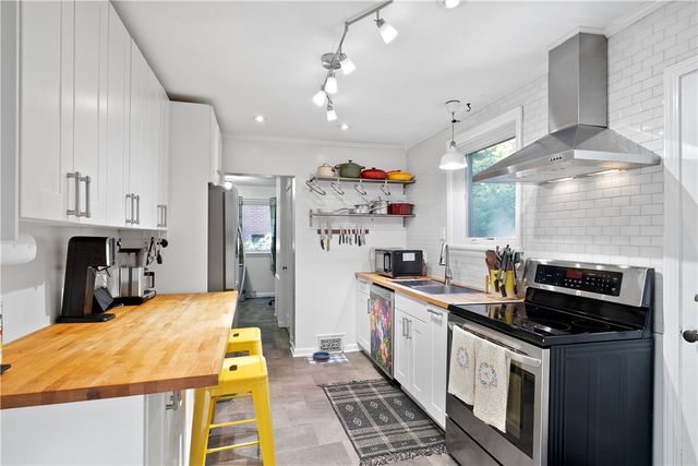 20 Brucewood Drive, Mt Lebanon, PA 15228