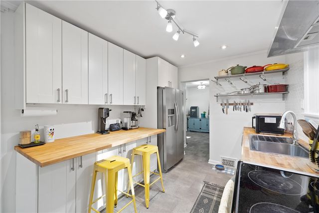 20 Brucewood Drive, Mt Lebanon, PA 15228