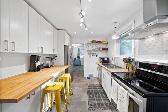 20 Brucewood Drive, Mt Lebanon, PA 15228