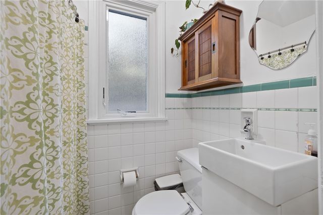 20 Brucewood Drive, Mt Lebanon, PA 15228