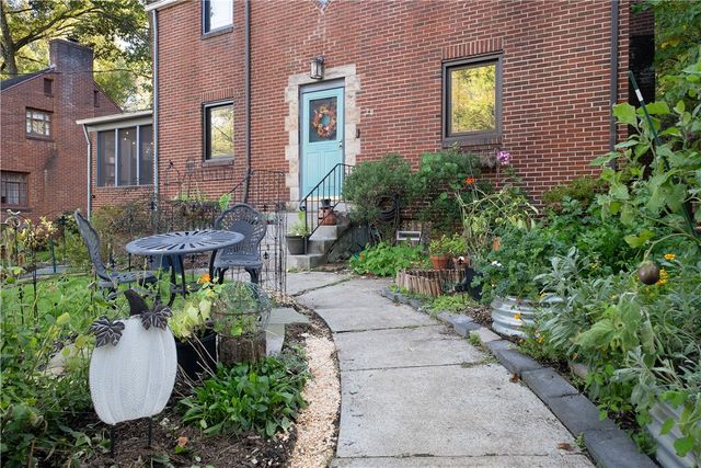 20 Brucewood Drive, Mt Lebanon, PA 15228