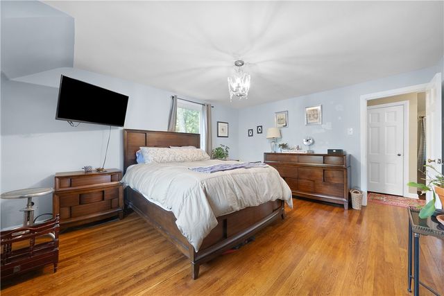 20 Brucewood Drive, Mt Lebanon, PA 15228