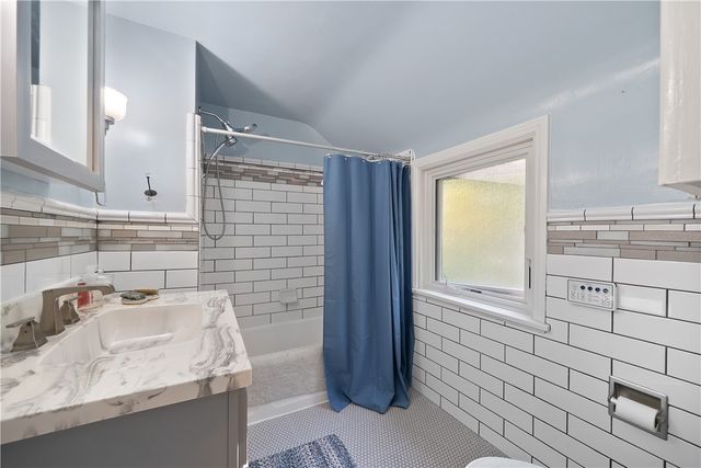 20 Brucewood Drive, Mt Lebanon, PA 15228