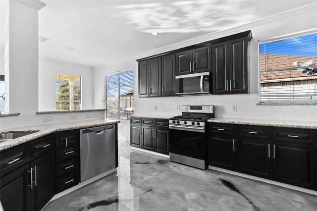 7619 Omaha Drive, Baytown, TX 77521