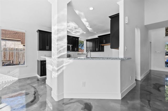 7619 Omaha Drive, Baytown, TX 77521