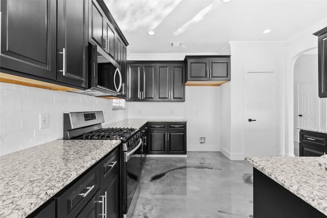 7619 Omaha Drive, Baytown, TX 77521