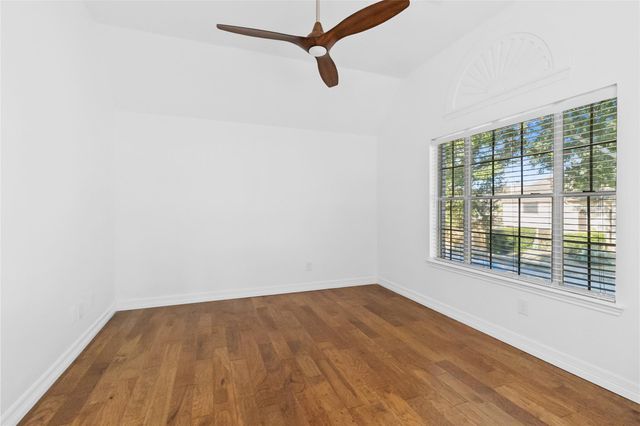 7619 Omaha Drive, Baytown, TX 77521