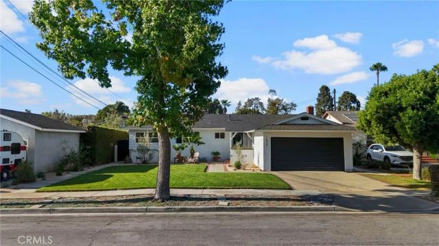 1430 Shamrock, Costa Mesa, CA 92626