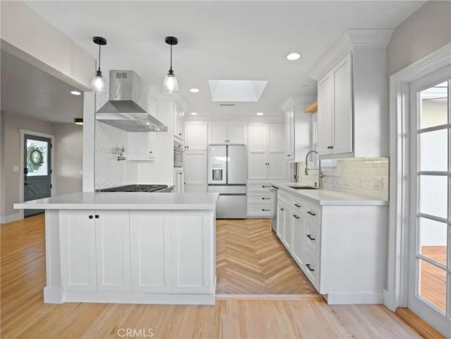 1430 Shamrock, Costa Mesa, CA 92626