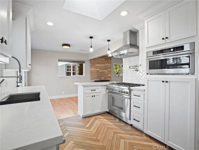 1430 Shamrock, Costa Mesa, CA 92626
