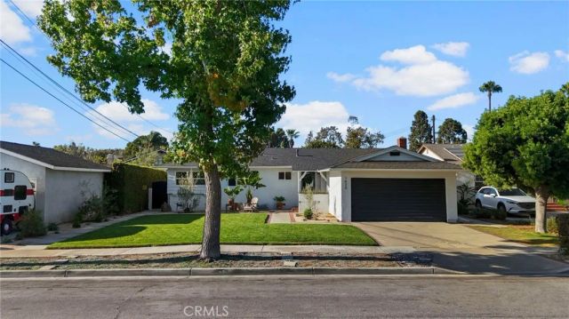 1430 Shamrock, Costa Mesa, CA 92626