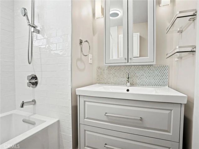 1430 Shamrock, Costa Mesa, CA 92626