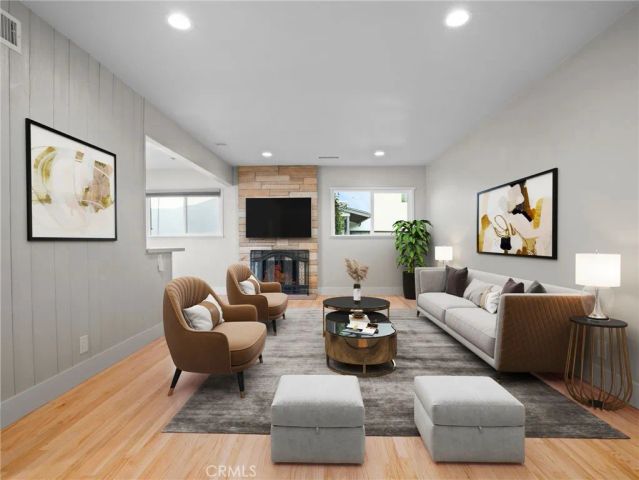 1430 Shamrock, Costa Mesa, CA 92626